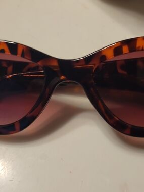 DiFF Tortoiseshell Cat Eye Women's Sunglasses - Brown